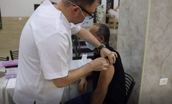 سلامة معروف: قرار بإلزام الموظفين الحكوميين بضرورة الحصول على التطعيم ضد (كورونا)