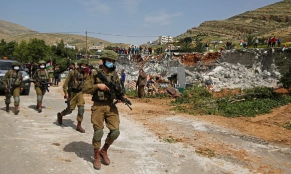 الاحتلال يهدم خياما سكنية تأوي 15 فلسطينيا شرق رام الله