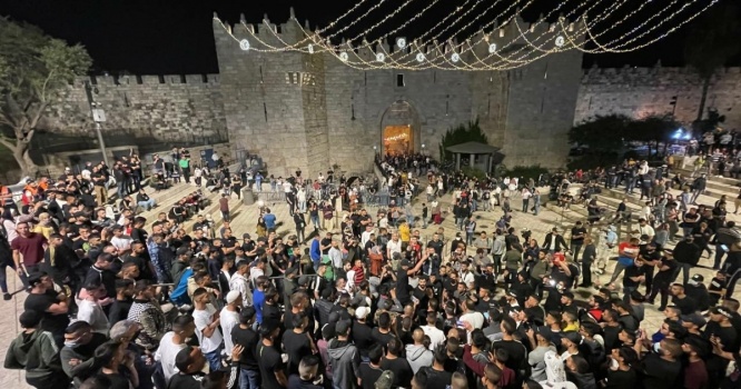 "مسيرة الأعلام&rdquo;.. الفصائل الفلسطينية تدعو إلى &ldquo;انتفاضة&rdquo; يوم الثلاثاء وحماس تعلن &ldquo;النفير العام&rdquo;
