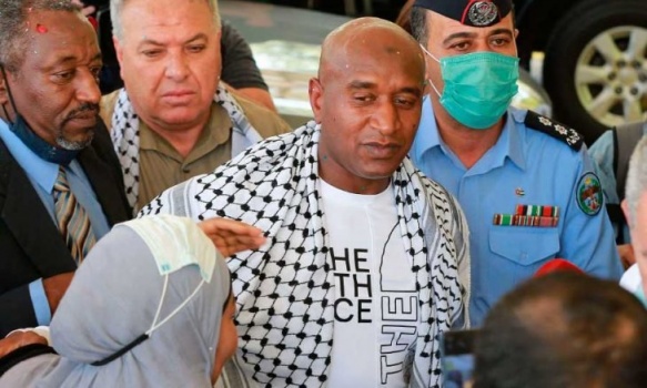 عميد الأسرى الأردنيين  : فرحتي منقوصة لسببين&hellip; وهذا ما يحصل مع مخابرات الاحتلال وفي سجونه