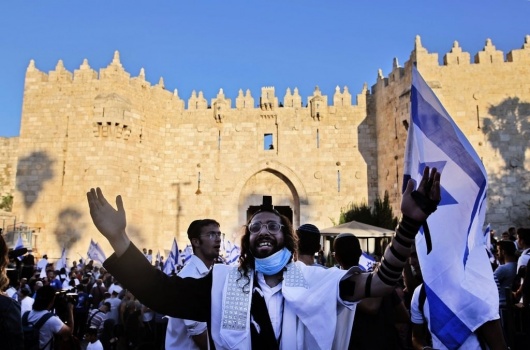 الأخبار" اللبنانية تكشف تفاصيل اللحظات الأخيرة لـ"مسيرة الأعلام" بين حماس والجانب المصري