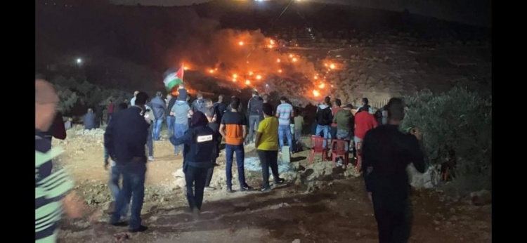 وسط اندلاع مواجهات وإصابات...مئات المواطنين يشاركون بـ"الارباك الليلي" على جيل صبيح