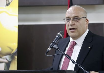 وزير العمل يقدم استقالته .... حزب الشعب لم يعد جزءا من حكومة اشتية