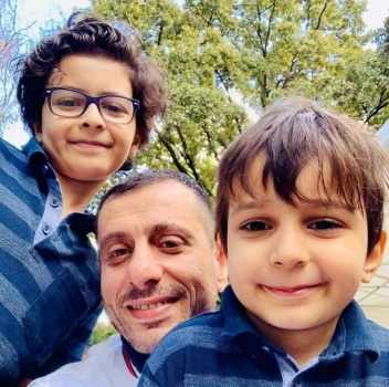 فاجعة..وفاة طبيب فلسطيني وعائلته في المجر إختناقاً