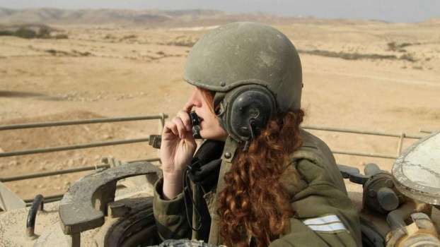 لأول مرة.. الإحتلال ينشر سرية دبابات نسائية كاملة على الحدود مع مصر