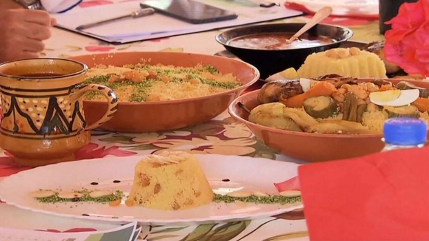 شاهد.. مسابقة سنوية لـ "الكسكس" في الجزائر