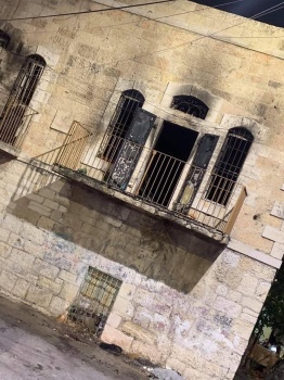 الشرطة تكشف ملابسات حرق منزل في بيت لحم الليلة الماضية