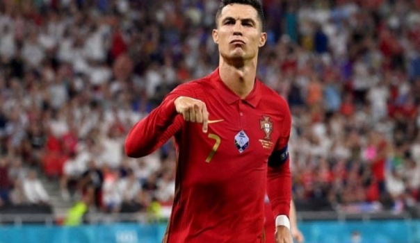 قائمة هدافي 'يورو 2020'.. 3 لاعبين يهددون صدارة رونالدو