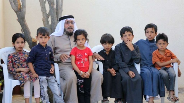نصيحة متزوج من 4 نساء للشباب المتزوجين بامرأة واحدة (فيديو)