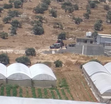الاحتلال يستولي على رافعة شوكية في قرية دير ابو ضعيف شرق جنين