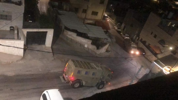 بينهم أسرى محررين..الإحتلال يعتقل 5 شبان ويصيب 7 أخرين خلال مواجهات في جنين