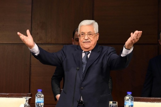 حركة فتح تُكذب الإعلام العبري عقب تقارير &ldquo;البحث عن بديل&rdquo; للرئيس عباس