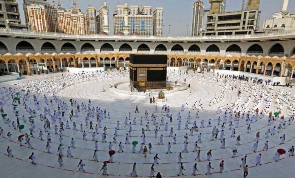 مناسك الحج هذا العام تقتصر على مقيمين أخذوا كامل طعومهم
