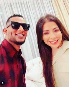 فنان مصري يغضب الكويتيين بنشره صورة تجمعه مع حفيدة صدام!