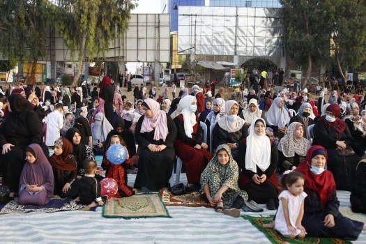 رغم الجراح والآلام: أهالي قطاع غزة يحتفلون بأول أيام عيد الأضحى