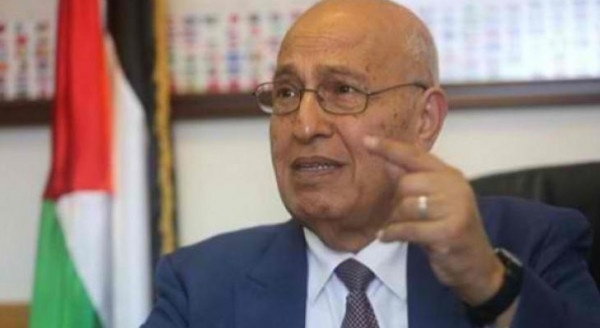 الرئيس عباس يكلف نبيل شعث برئاسة مجلس إدارة مؤسسة ياسر عرفات