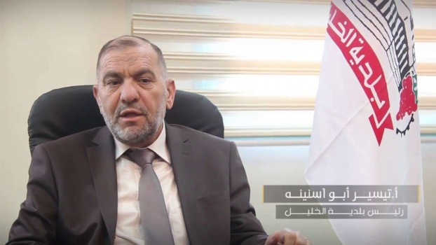 رئيس بلدية الخليل : ما يلزم الآن هو ضبط النفس وعلى الحكومة ان تدعم الشرطة بالإمكانيات والعدد لتقوم بواجبها