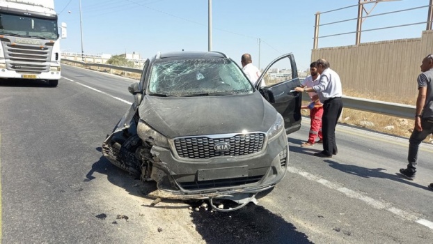 فيديو وصور: إصابة صبري صيدم بجراح طفيفة في حادث سير