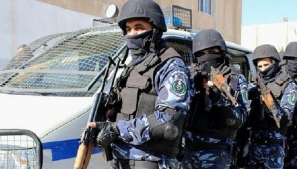 الشرطة تقبض على مشتبه فيه بالسطو المسلح على (مول) تجاري في أريحا