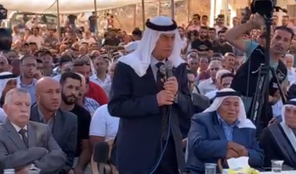 الجعبري يعطي العويوي أبو عيشة عطوة عشائرية لمدة عام