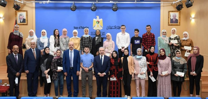 اشتية: نفخر بنوعية التعليم في فلسطين وطلبتنا يستطيعون المنافسة في جامعات العالم