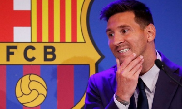لماذا اضطر برشلونة للتخلي عن ميسي؟