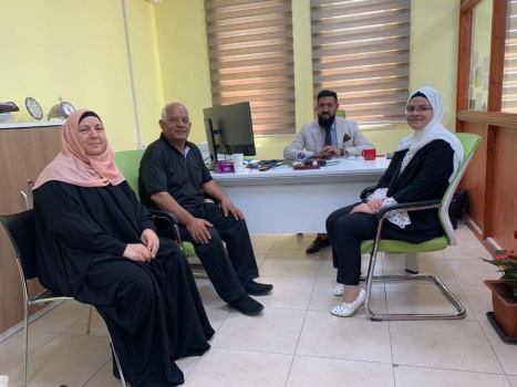 الأولى بالفرع العلمي بمعدل 99.7، الطالبة آلاء الحلبية، تختار دراسة تخصص الطب البشري في جامعة القدس. 