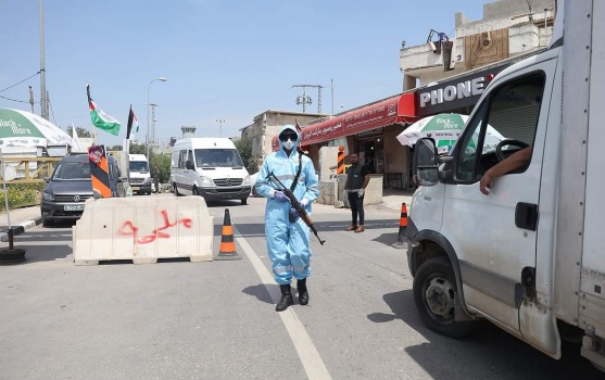 محافظ سلفيت يغلق بلدة الزاوية منعا لتفشي فيروس كورونا