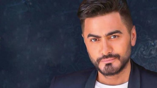 تامر حسني يعد جمهوره بحفل غنائي مجّاني