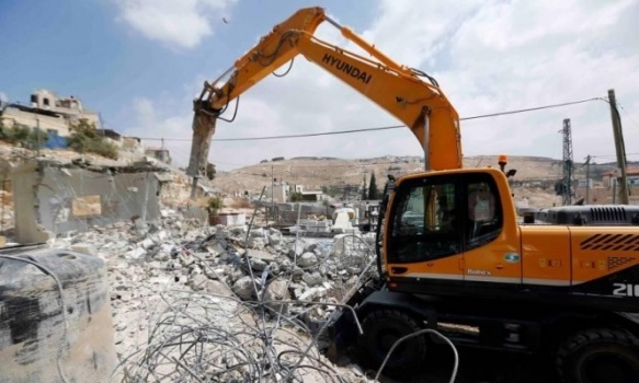 الاحتلال يهدم منزلا قيد الانشاء في يتما جنوب نابلس