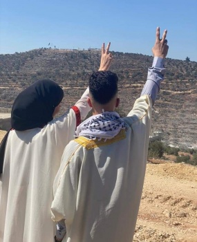 فرح على قمة جبل صبيح