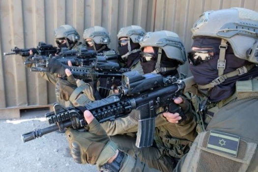 فقط في اسرائيل - صحفي يدعو حكومته لمواصلة اغتيال الفلسطينيين
