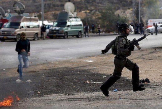 جنود إسرائيليون يطلقون حملة تحت عنوان "أطلقوا أيدينا" تجاه الفلسطينيين