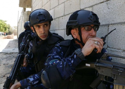 الشرطة تداهم وكر لمروجي المخدرات في بيت لحم و تفض شجاراً وتقبض على عدد من المشتبه بهم في جنين