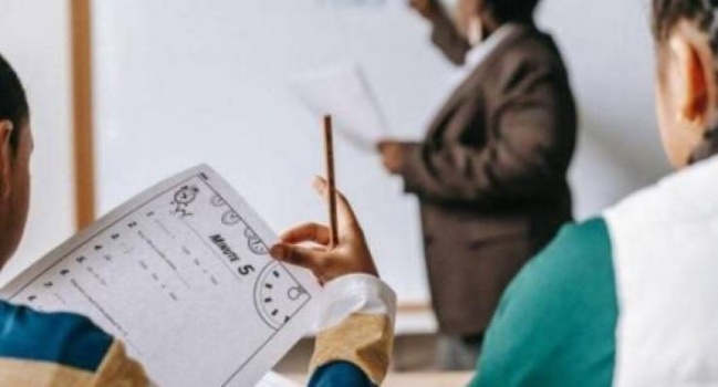معلمة أميركية تتسبب بكارثة في مدرسة