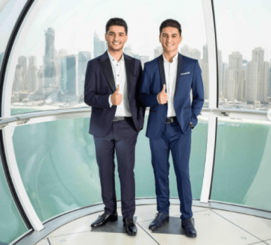 محمد عساف يلتقي مجسم الشمع الخاص فيه لأول مرة