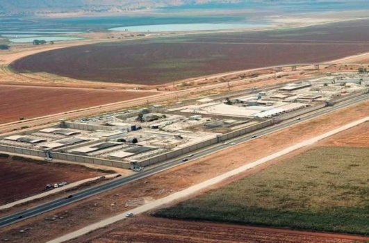 قرار بفحص سجون الإحتلال للبحث عن وجود أنفاق فيها