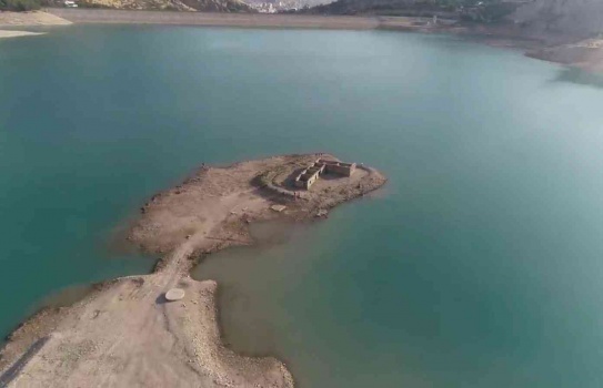 فيديو.. ظهور قرية غارقة منذ 35 عاما في العراق
