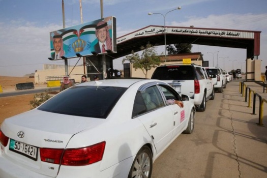 بعد إغلاق 60 يوما.. الأردن يفتح “معبر جابر” الحدودي مع سوريا