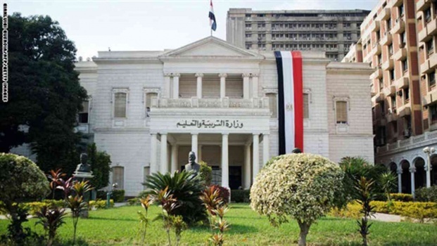 مصر.. راقصة شهيرة تتسبب في إيقاف معلم عن العمل