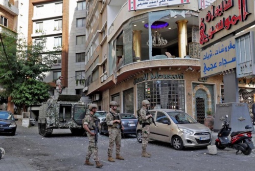 لبنان يعلن الجمعة يوم حداد على أرواح ضحايا أحداث بيروت والجيش يوقف تسعة أشخاص