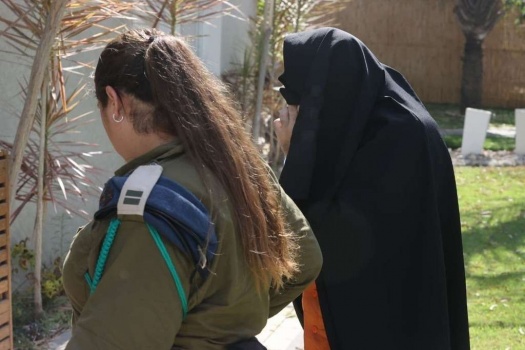 الكشف عن إدانة وسجن ضابط إسرائيلي بقضايا اغتصاب وابتزاز بحق فلسطينيين