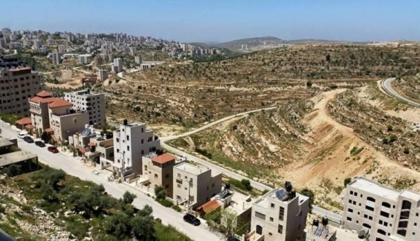 صحيفة: غانتس يلغي مبادرة تسمح للمستوطنين بشراء أراضٍ في الضفة