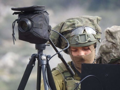 المراقبة الرقمية...جنود الاحتلال يقومون بتصوير وجوه الفلسطينيين في مناطق الضفة