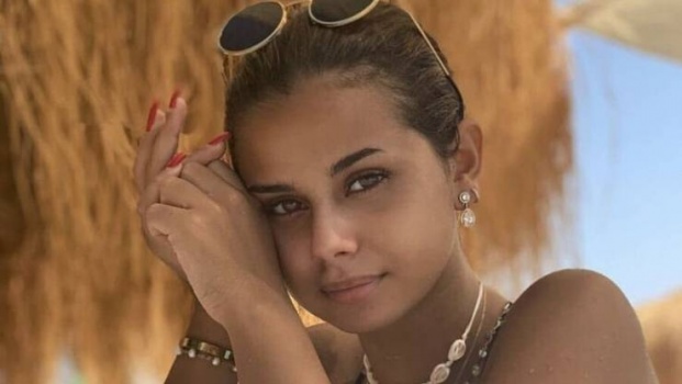 الفنانة منة عرفة تعلق على طلاقها المفاجئ