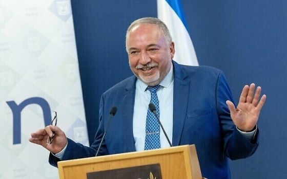 وزير المالية الاسرائيلي يعقب على انهيار الدولار الامريكي مقابل الشيكل