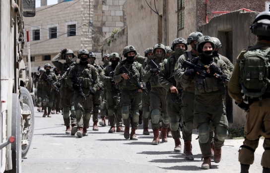 عاصفة في الضفة الغربية تحت السطح وفوقه