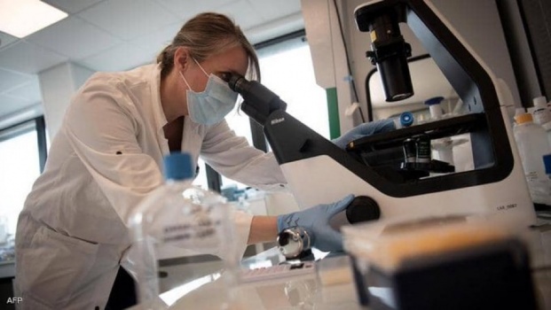 متحور كورونا الجديد يصل إسرائيل.. تسجيل إصابة والاشتباه باثنتين