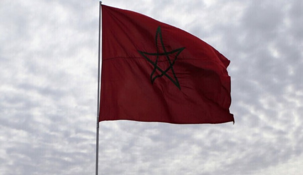 المغرب.. سائق سيارة أجرة يعثر على حقيبة بها 50 مليونا ويعيدها لصاحبها