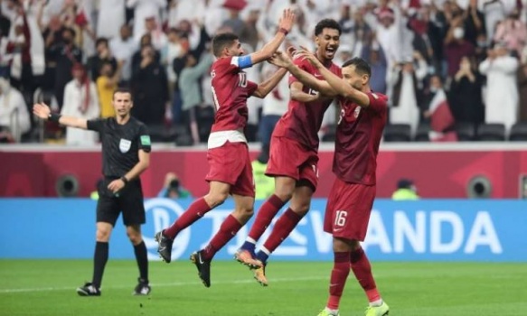 قطر تقسو على الإمارات بخماسية نظيفة في كأس العرب